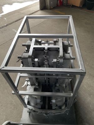 Anote os moldes de superfície de rotomoldagem com G aperta o trabalho completo da armação de aço
