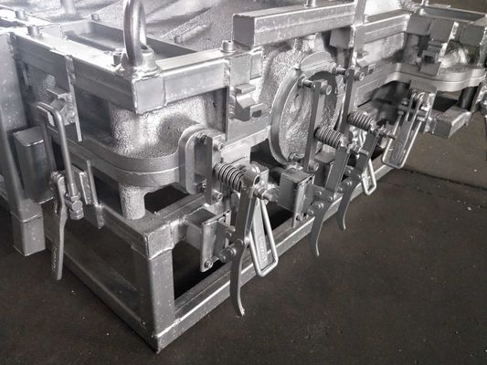 Ferramentas moldando rotatórias do CAD para barreiras da estrada com braçadeiras pesadas