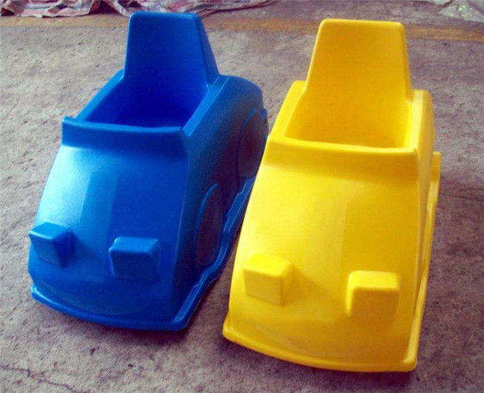Molde plástico rotatório feito sob encomenda do carro do HDPE MDPE da brincadeira moldar de LLDPE com o resistente UV colorido costume