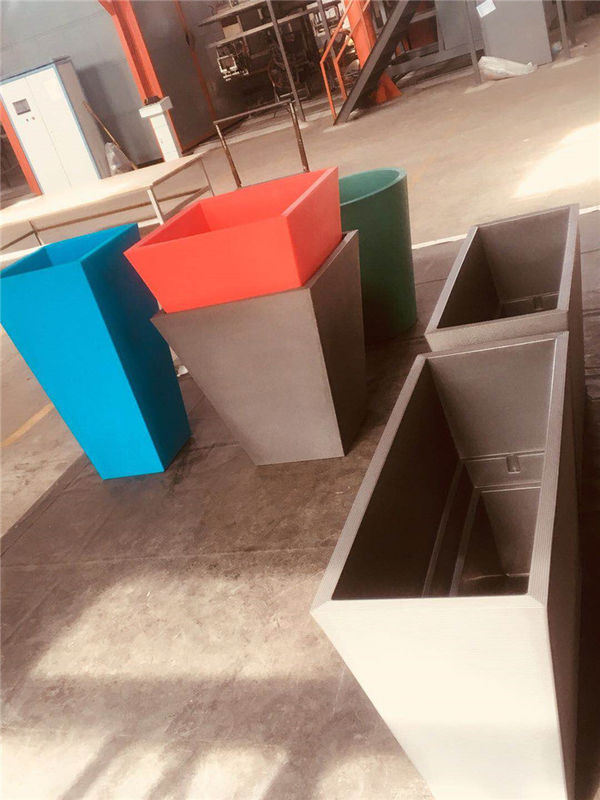 plástico moldando de alumínio de Roto da elevada precisão de 4-8mm para potenciômetros plásticos do plantador do quadrado
